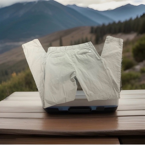 Lacoste Men’s Khaki Pants Slim Fit Size 33 - Picture 2 of 4